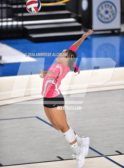 Thumbnail 2 in Washington vs. Houston Young Women's College Preparatory Academy photogallery.