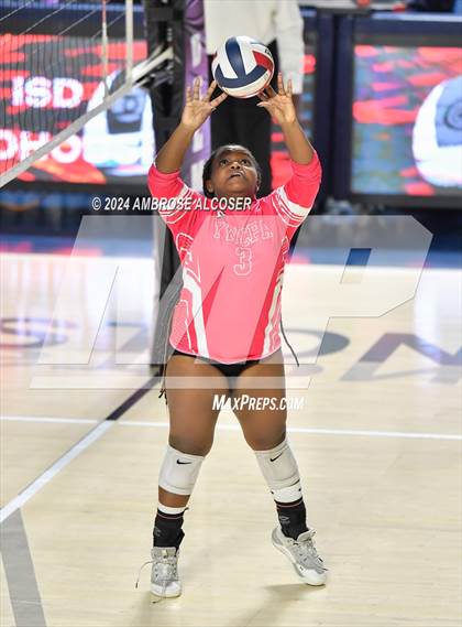 Thumbnail 1 in Washington vs. Houston Young Women's College Preparatory Academy photogallery.