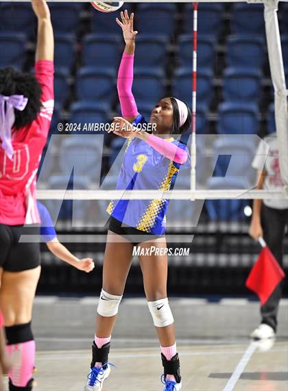 Thumbnail 2 in Washington vs. Houston Young Women's College Preparatory Academy photogallery.