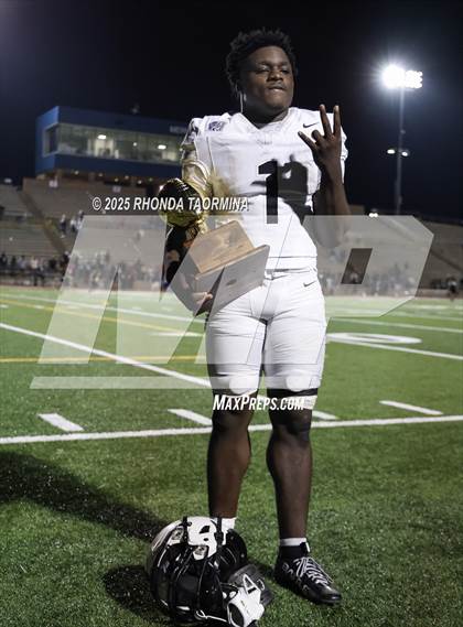 Thumbnail 3 in Randle vs. Pflugerville Connally (UIL 5A D2 Football Region 3 Area) photogallery.