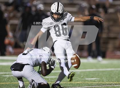 Thumbnail 2 in Randle vs. Pflugerville Connally (UIL 5A D2 Football Region 3 Area) photogallery.