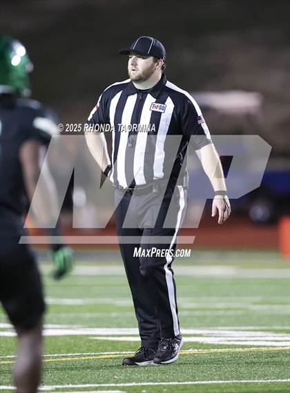 Thumbnail 2 in Randle vs. Pflugerville Connally (UIL 5A D2 Football Region 3 Area) photogallery.