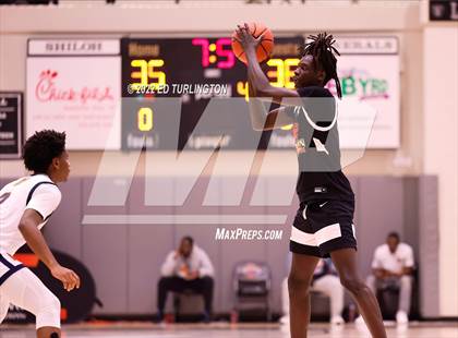 Thumbnail 3 in Carmel Christian vs. Southern California Academy (Holiday Hoopsgiving) photogallery.