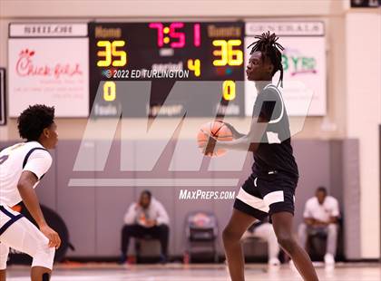 Thumbnail 2 in Carmel Christian vs. Southern California Academy (Holiday Hoopsgiving) photogallery.