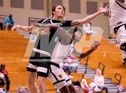 Thumbnail 2 in Carmel Christian vs. Southern California Academy (Holiday Hoopsgiving) photogallery.