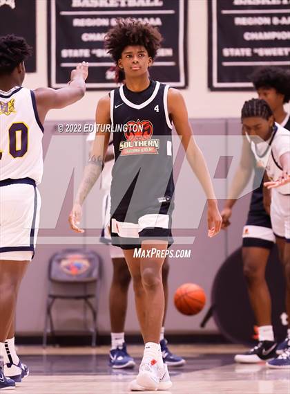 Thumbnail 2 in Carmel Christian vs. Southern California Academy (Holiday Hoopsgiving) photogallery.