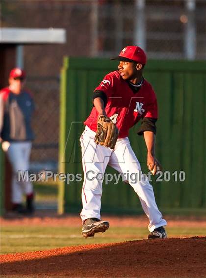 Thumbnail 2 in Alvin vs North Shore (Alvin Tournament) photogallery.