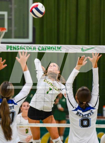 Thumbnail 2 in JV: Arnold @ Pensacola Catholic photogallery.