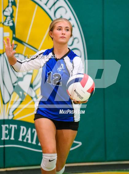 Thumbnail 1 in JV: Arnold @ Pensacola Catholic photogallery.