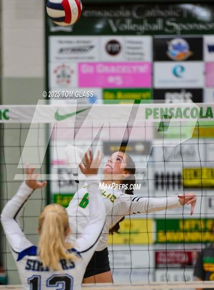 Thumbnail 3 in JV: Arnold @ Pensacola Catholic photogallery.