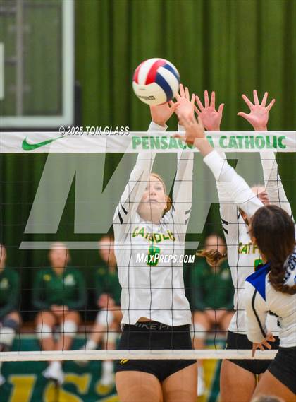 Thumbnail 1 in JV: Arnold @ Pensacola Catholic photogallery.