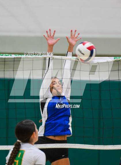 Thumbnail 1 in JV: Arnold @ Pensacola Catholic photogallery.