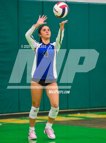 Thumbnail 2 in JV: Arnold @ Pensacola Catholic photogallery.