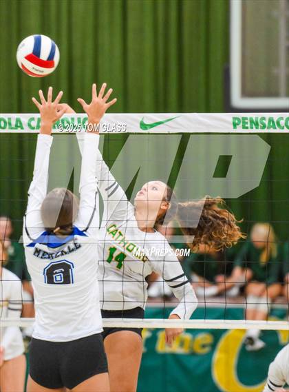 Thumbnail 2 in JV: Arnold @ Pensacola Catholic photogallery.