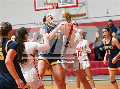 Thumbnail 1 in Cranston West vs. Woodstock Academy photogallery.