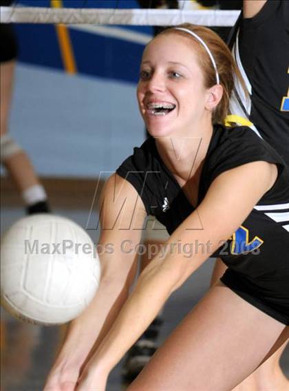 Thumbnail 1 in Moorpark @ Agoura photogallery.