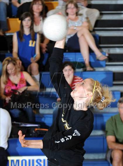 Thumbnail 2 in Moorpark @ Agoura photogallery.