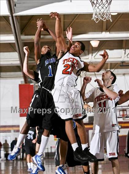 Thumbnail 2 in Tuckahoe vs Saunders (Section One Super Saturday) photogallery.