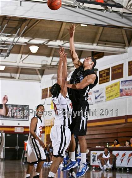 Thumbnail 1 in Tuckahoe vs Saunders (Section One Super Saturday) photogallery.