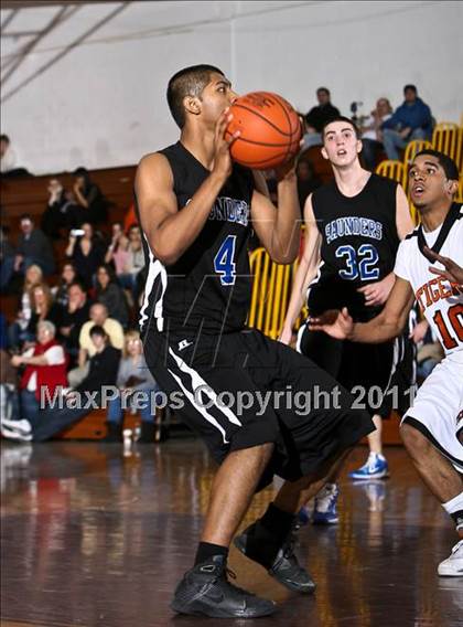 Thumbnail 2 in Tuckahoe vs Saunders (Section One Super Saturday) photogallery.