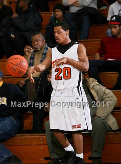 Thumbnail 3 in Tuckahoe vs Saunders (Section One Super Saturday) photogallery.