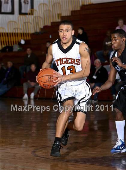 Thumbnail 3 in Tuckahoe vs Saunders (Section One Super Saturday) photogallery.