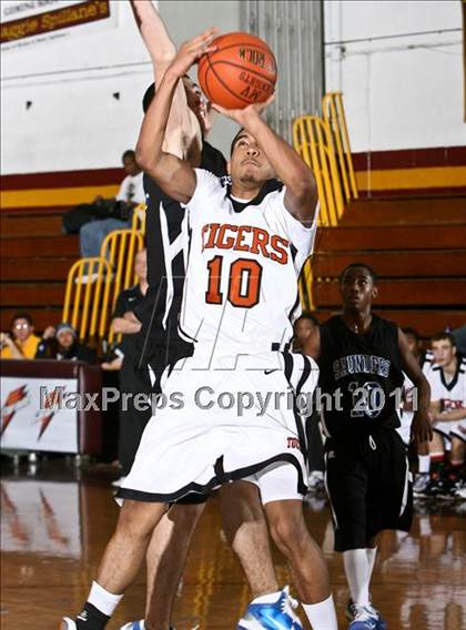 Thumbnail 3 in Tuckahoe vs Saunders (Section One Super Saturday) photogallery.