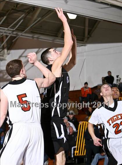 Thumbnail 2 in Tuckahoe vs Saunders (Section One Super Saturday) photogallery.