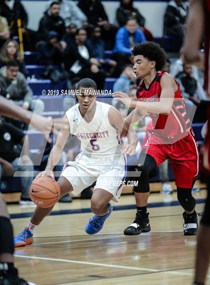 Thumbnail 2 in  Fremont vs University (CIF LACS D1 Semifinal) photogallery.
