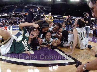 Thumbnail 3 in La Jolla Country Day vs. St. Patrick/St. Vincent (CIF State D4 Final) photogallery.