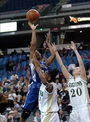 Thumbnail 2 in La Jolla Country Day vs. St. Patrick/St. Vincent (CIF State D4 Final) photogallery.