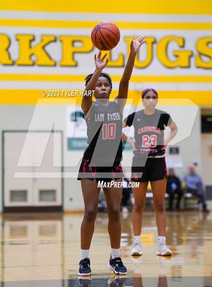 Thumbnail 3 in Indianapolis Cardinal Ritter vs. Indianapolis Washington (IHSAA 3A Sectional Semi-Final) photogallery.