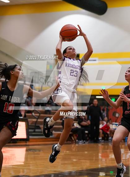Thumbnail 3 in Indianapolis Cardinal Ritter vs. Indianapolis Washington (IHSAA 3A Sectional Semi-Final) photogallery.