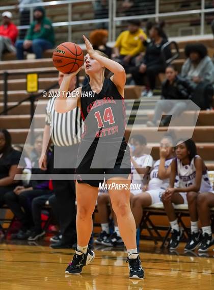 Thumbnail 3 in Indianapolis Cardinal Ritter vs. Indianapolis Washington (IHSAA 3A Sectional Semi-Final) photogallery.