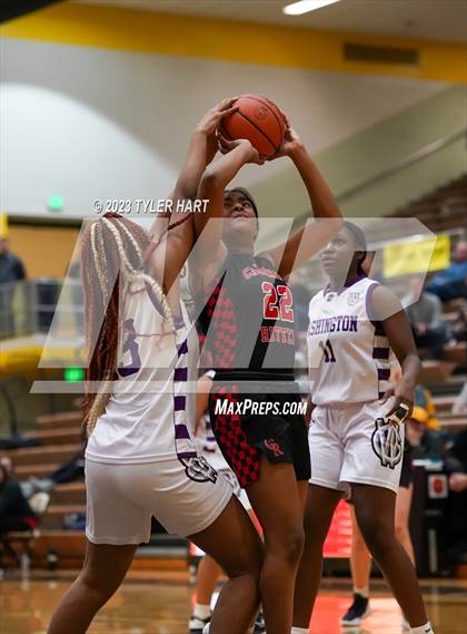 Thumbnail 1 in Indianapolis Cardinal Ritter vs. Indianapolis Washington (IHSAA 3A Sectional Semi-Final) photogallery.