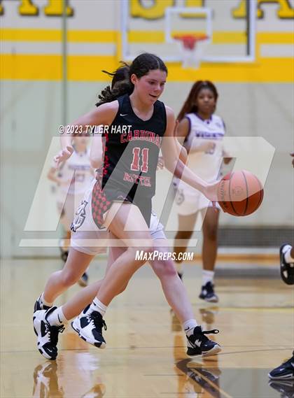 Thumbnail 3 in Indianapolis Cardinal Ritter vs. Indianapolis Washington (IHSAA 3A Sectional Semi-Final) photogallery.