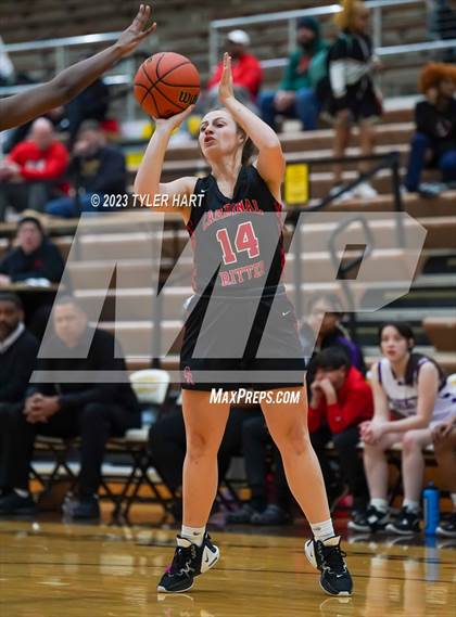 Thumbnail 3 in Indianapolis Cardinal Ritter vs. Indianapolis Washington (IHSAA 3A Sectional Semi-Final) photogallery.
