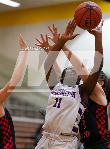 Thumbnail 1 in Indianapolis Cardinal Ritter vs. Indianapolis Washington (IHSAA 3A Sectional Semi-Final) photogallery.