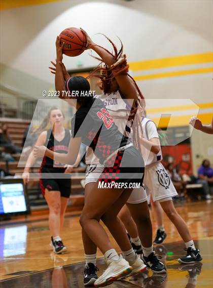 Thumbnail 1 in Indianapolis Cardinal Ritter vs. Indianapolis Washington (IHSAA 3A Sectional Semi-Final) photogallery.