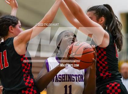Thumbnail 2 in Indianapolis Cardinal Ritter vs. Indianapolis Washington (IHSAA 3A Sectional Semi-Final) photogallery.