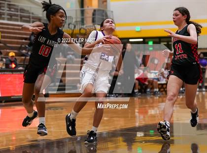 Thumbnail 2 in Indianapolis Cardinal Ritter vs. Indianapolis Washington (IHSAA 3A Sectional Semi-Final) photogallery.
