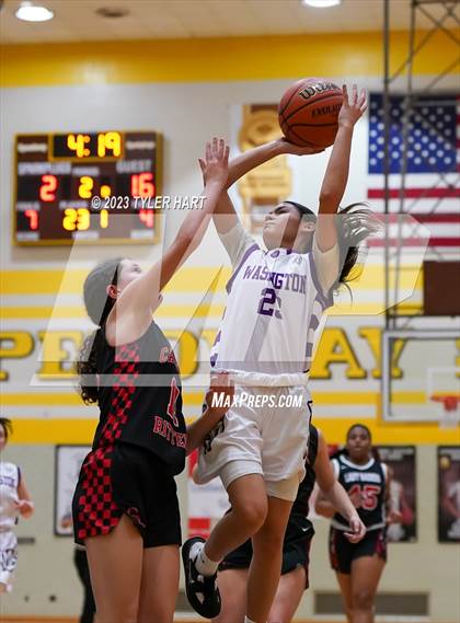 Thumbnail 2 in Indianapolis Cardinal Ritter vs. Indianapolis Washington (IHSAA 3A Sectional Semi-Final) photogallery.
