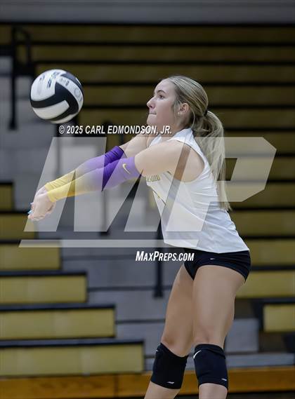 Thumbnail 3 in Columbia Central @ Central Magnet photogallery.