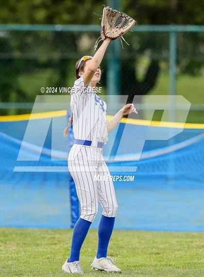 Thumbnail 3 in Kelso @ Seattle Prep (WIAA 3A State Championships Round 1) photogallery.