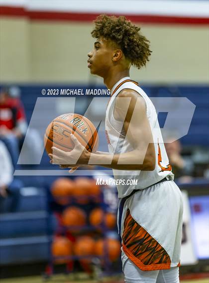 Thumbnail 3 in La Porte vs Little Cypress-Mauriceville (Hardin-Jefferson Basketball Marathon) photogallery.