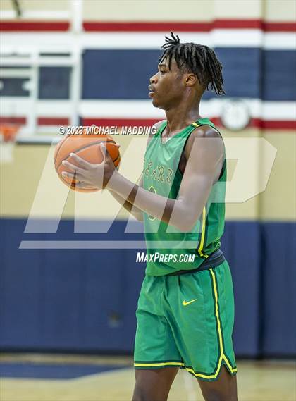 Thumbnail 2 in La Porte vs Little Cypress-Mauriceville (Hardin-Jefferson Basketball Marathon) photogallery.