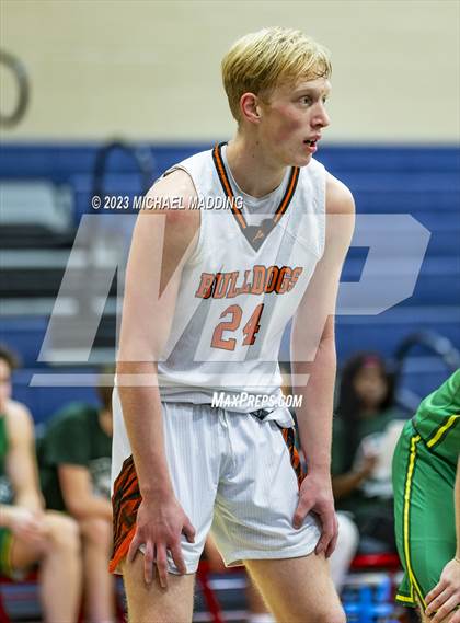 Thumbnail 3 in La Porte vs Little Cypress-Mauriceville (Hardin-Jefferson Basketball Marathon) photogallery.