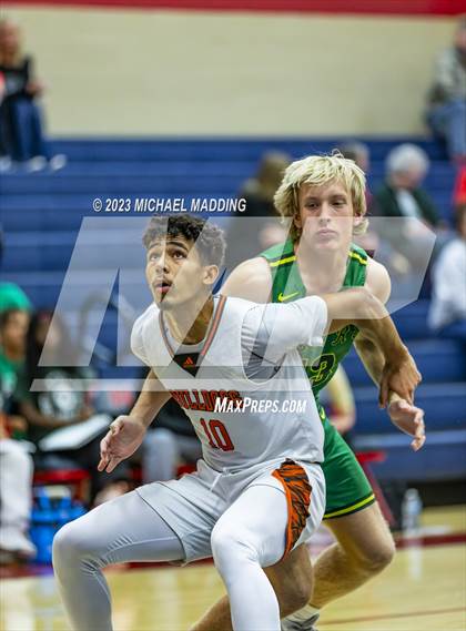 Thumbnail 2 in La Porte vs Little Cypress-Mauriceville (Hardin-Jefferson Basketball Marathon) photogallery.