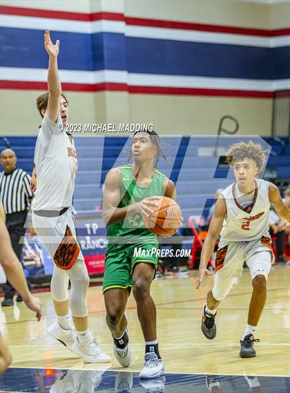 Thumbnail 1 in La Porte vs Little Cypress-Mauriceville (Hardin-Jefferson Basketball Marathon) photogallery.