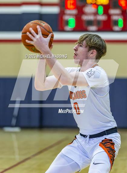 Thumbnail 2 in La Porte vs Little Cypress-Mauriceville (Hardin-Jefferson Basketball Marathon) photogallery.